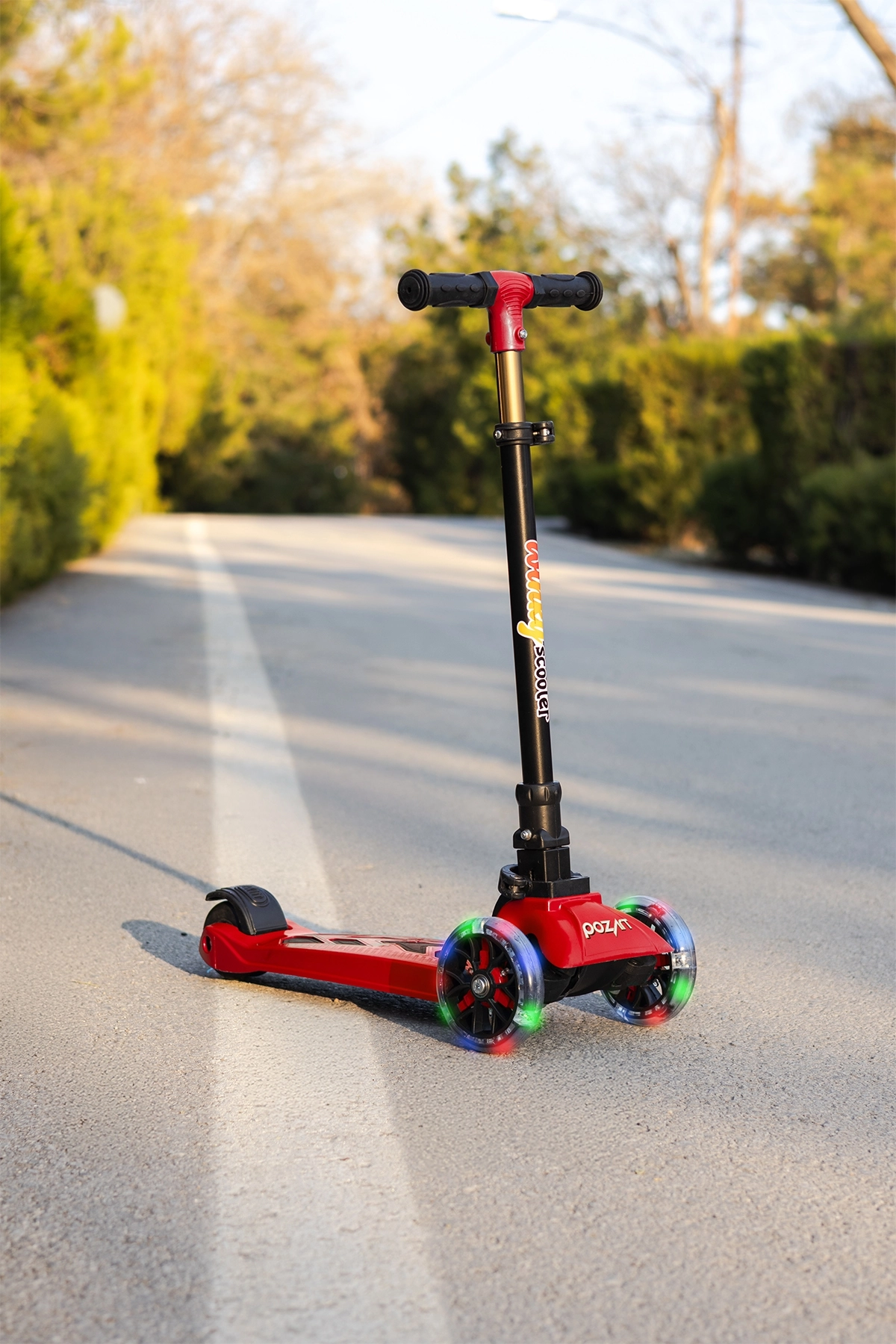 WİNKY KIRMIZI Led Işıklı 3 Tekerli Katlanabilir 5-9 Yaş Arası Max 90 Kg Taşıma Kapasitesi 3 kademeli Scooter